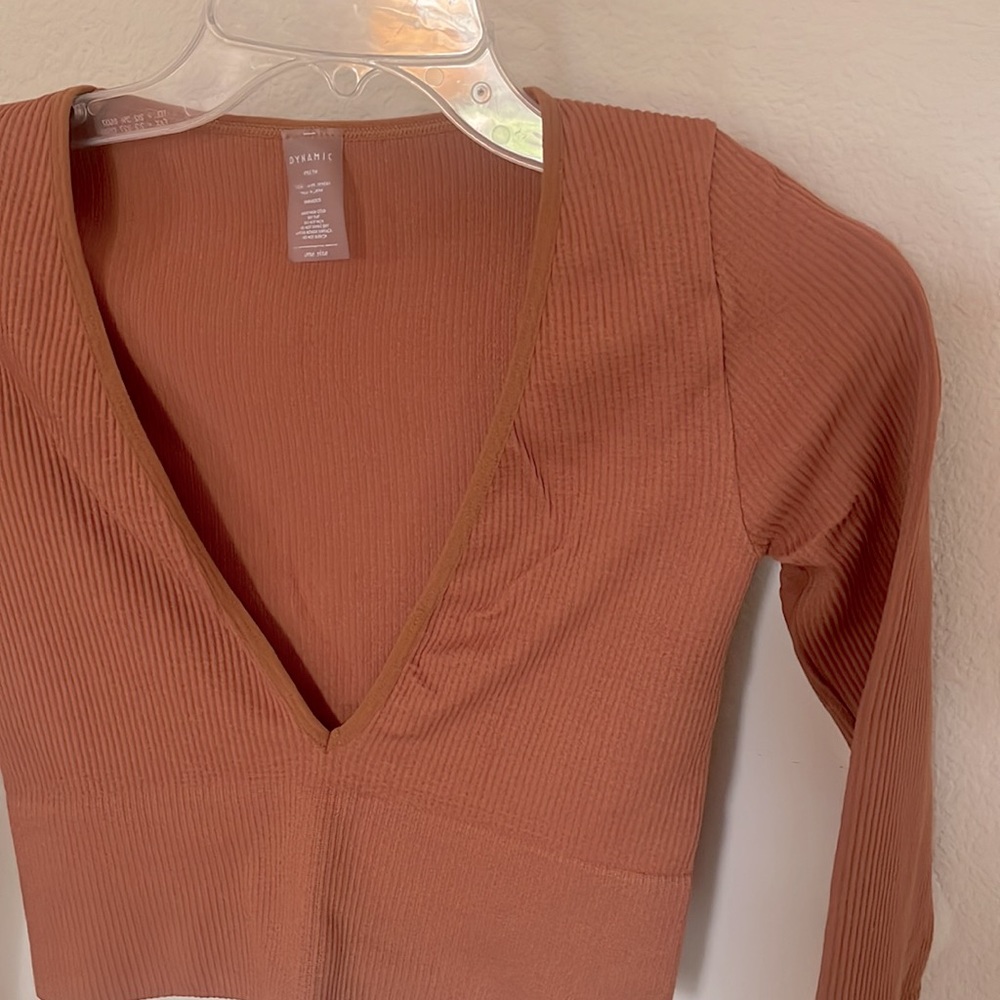 Rust brown deep v top - Picture 2 of 2